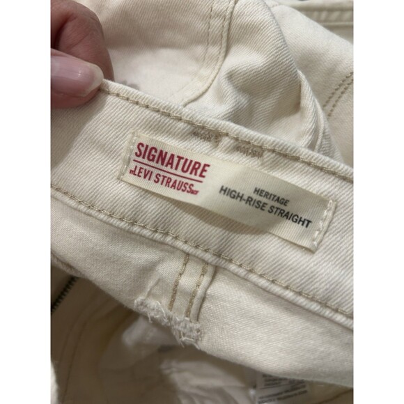 Levi Strauss Women’s Size 16 Signature Off-white High Rise Straight Stretch Jean - Picture 2 of 8